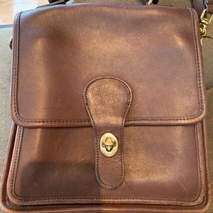 COPY - Coach Vintage Station Bag. (J4C-5130)